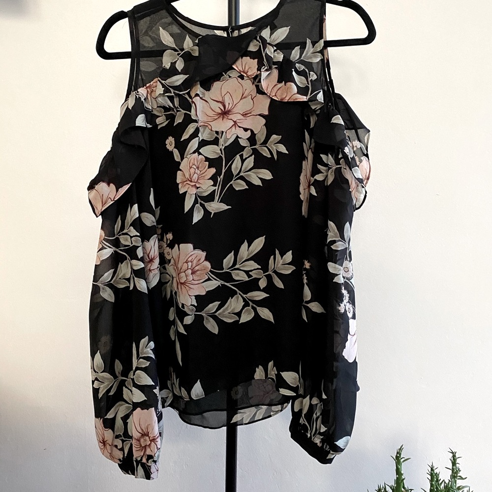 Guess floral blouse 🌸